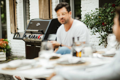 Enders Monroe Black Pro 4 IK Turbo Gas Barbecue