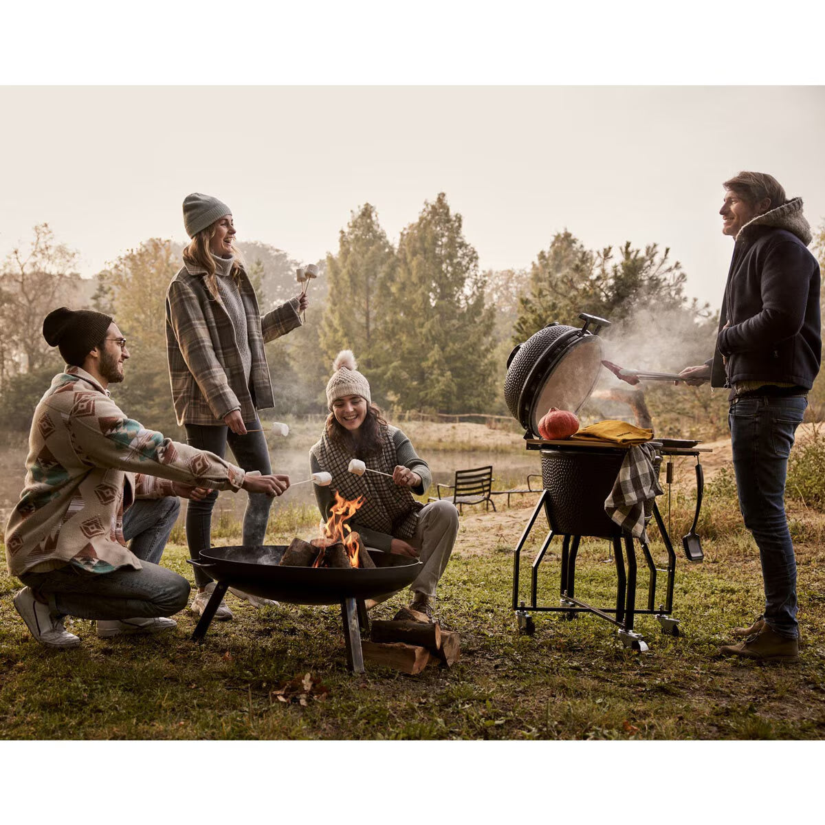 Grill Guru 18" (46Cm) Ceramic Kamado Charcoal Barbecue in Black + Cover